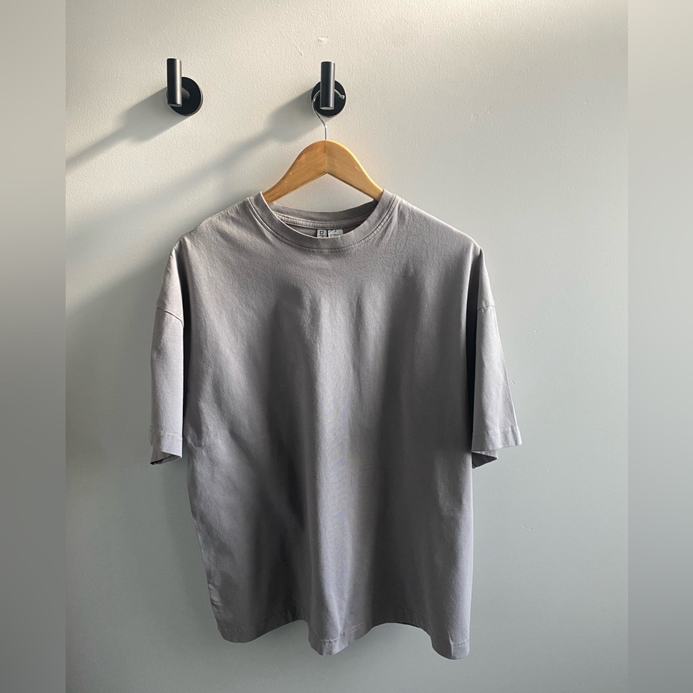 H and M 100% cotton shirt drop shoulder. Size M.017.